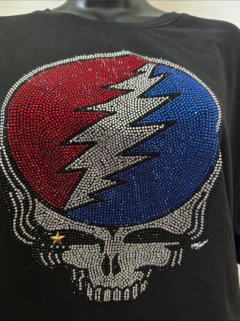 Grateful Dead by Meghan Fabulous Black Short-Sleeve Tee with Red & Blue Skull - Picture 2 of 15